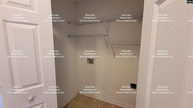 Building Photo - 136 Longshadow Dr