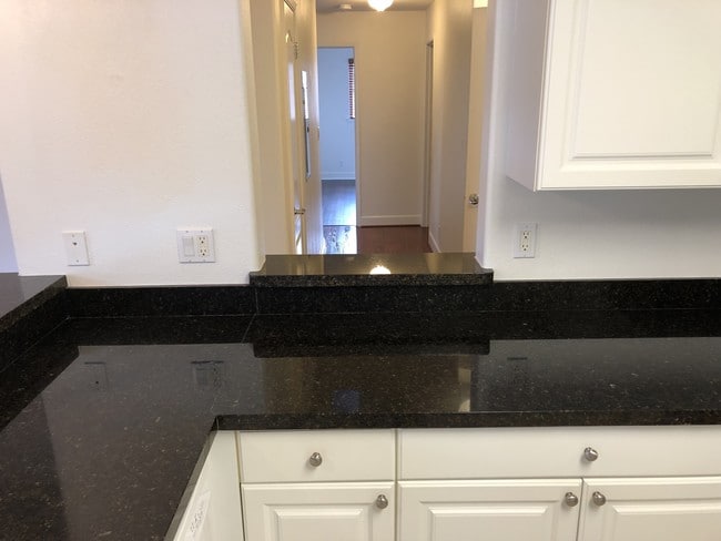 Building Photo - 92-1083 Koio Dr