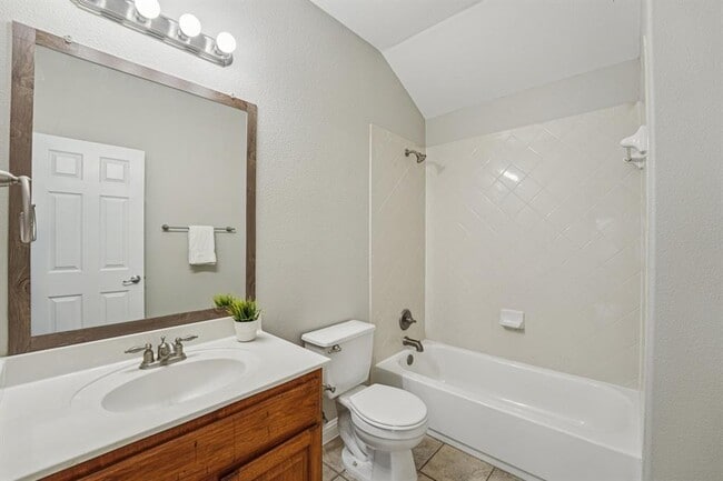 Building Photo - 1206 Canyon Maple Rd