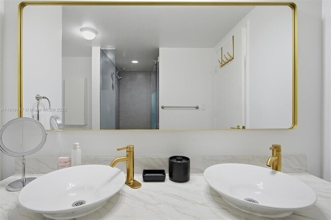 Building Photo - 92 SW 3rd St