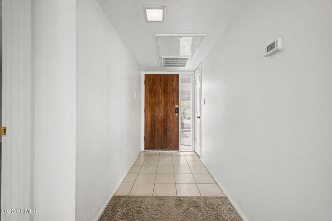 Building Photo - 709 S Power Rd