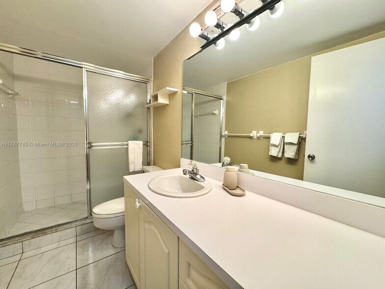 Building Photo - 3800 S Ocean Dr
