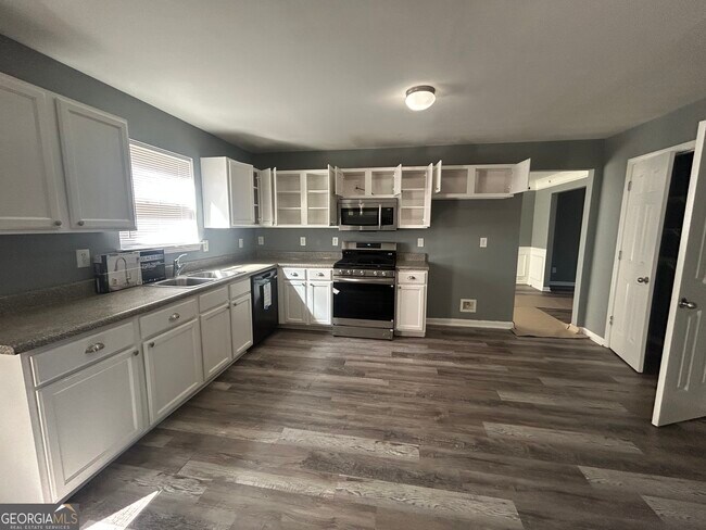 Building Photo - 6263 Shell Dr SW