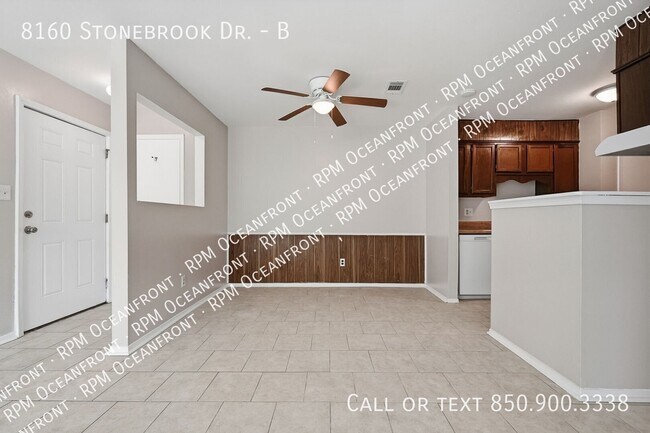 Building Photo - 8160 Stonebrook Dr