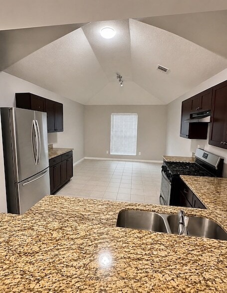 Building Photo - 22707 Bridgewater Dr