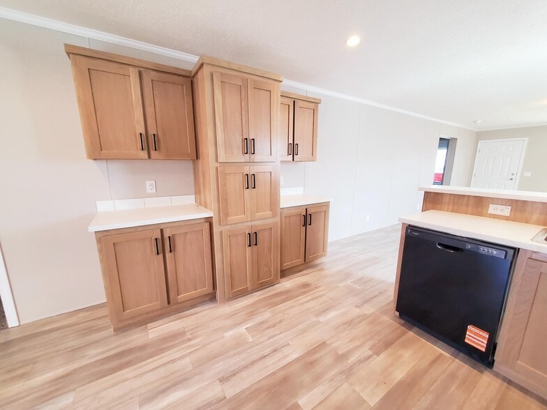 Building Photo - 9270 Windjammer Dr