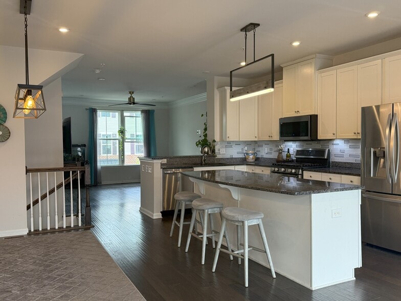 Kitchen - 406 Blue Welsh St