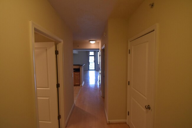 Building Photo - The Continental