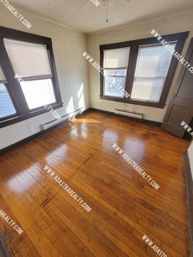 Building Photo - Cute and Affordable 1 Bedroom Apartment in...