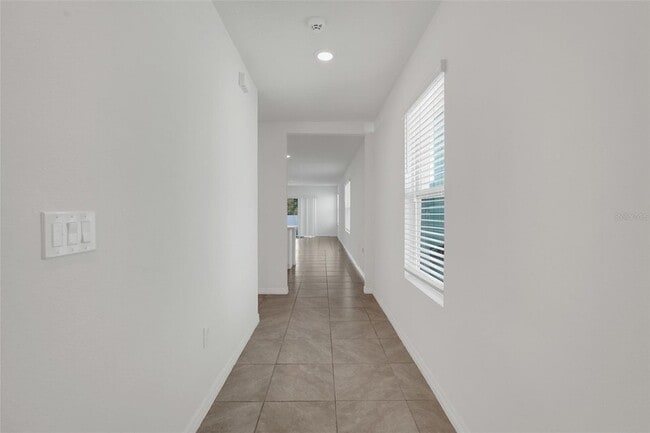 Building Photo - 3881 Brant Pl