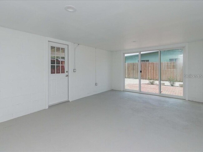 Building Photo - 1830 Staunton Ave