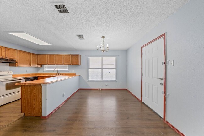 Building Photo - 7919 Wayside Trail