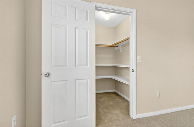 Building Photo - 6018 Tapestry Dr