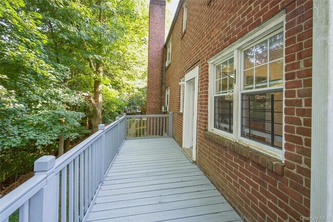 Building Photo - 101 Carpenter Ave