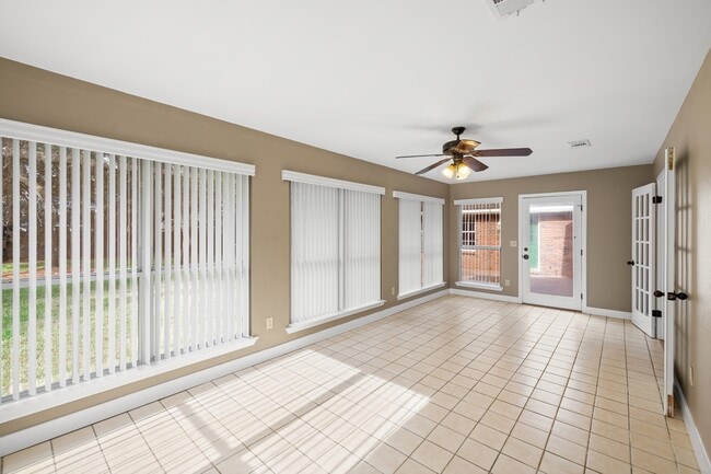 Building Photo - 1300 Windward Cir