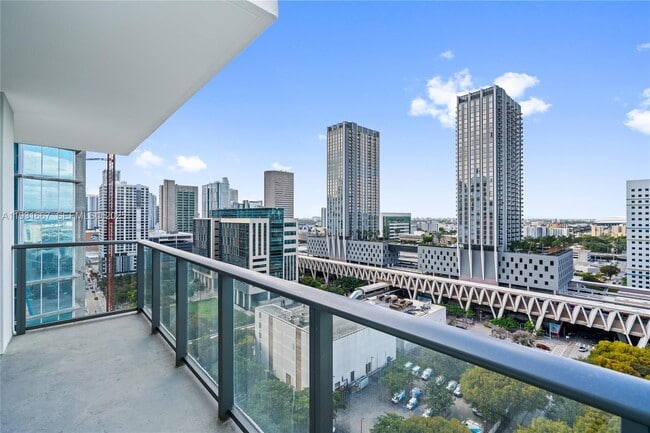 Building Photo - 11 NE 6th St