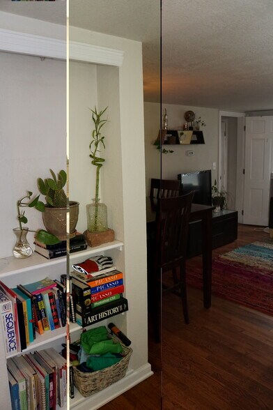 Building Photo - 7 5th Ave