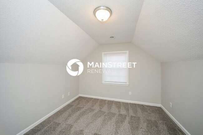 Building Photo - 4 Bedroom Pet-Friendly Home in MEMPHIS, TN with Main Street Renewal