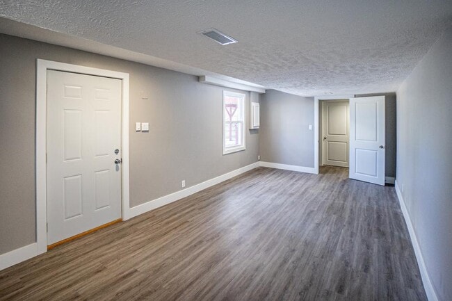Building Photo - 12713 Ridgeview Cir