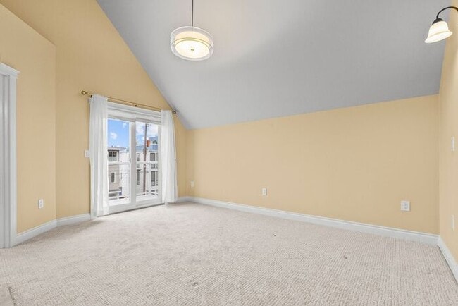 Building Photo - Quintessential West Seattle Townhome with Air Conditioning