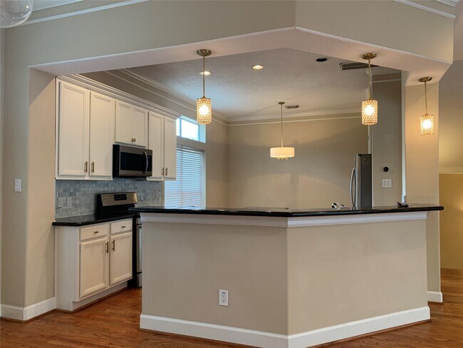 Building Photo - 406 Fowler St