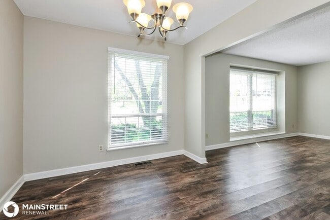 Building Photo - 4915 Sefton Dr