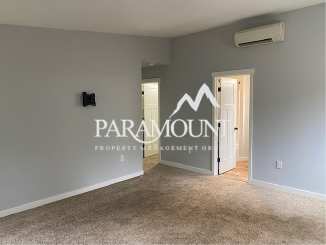 Building Photo - Beautiful 3 Bed/2 Bath Rambler Awaits!