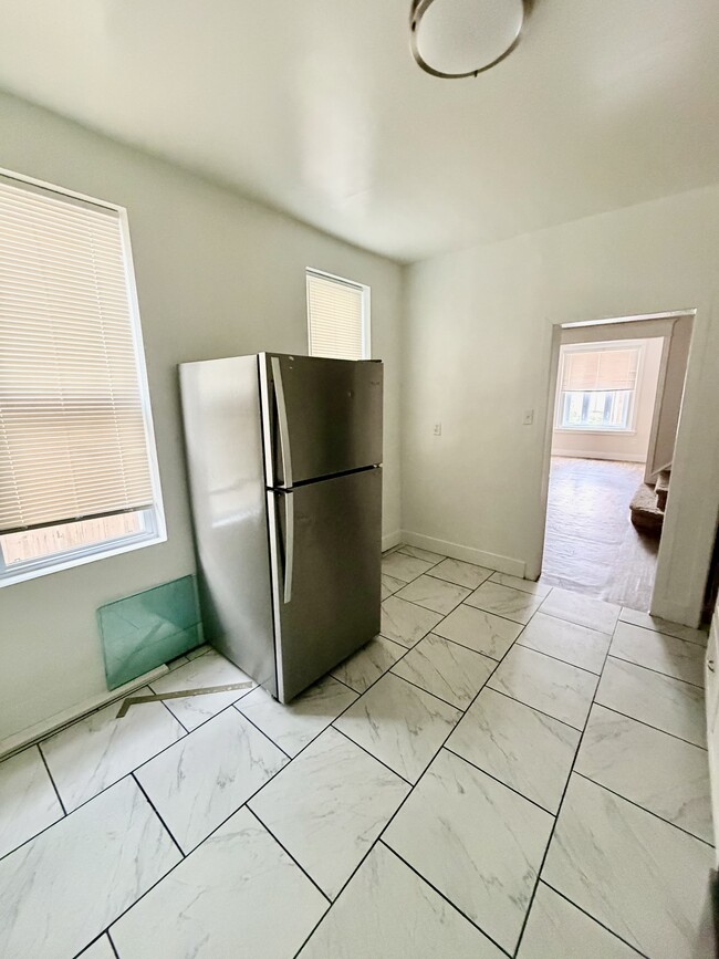 Building Photo - 2060 E Lippincott St