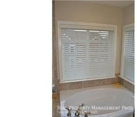 Building Photo - 10607 Legacy Ln