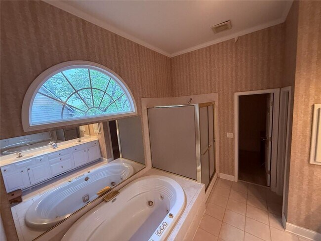 Building Photo - 5730 Devonshire Way