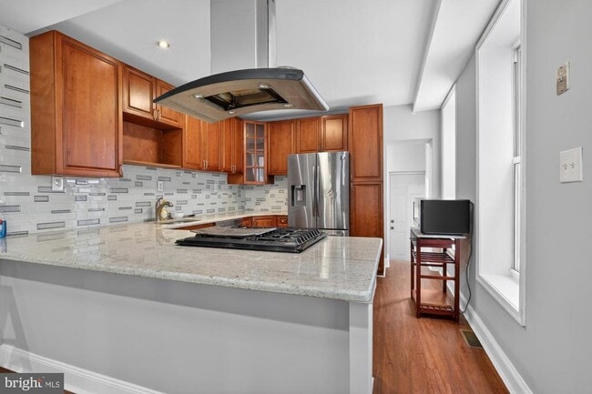 Building Photo - 2319 E Somerset St