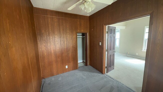 Building Photo - 216 W Sylvania Ave