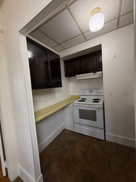Building Photo - 151 Walnut St