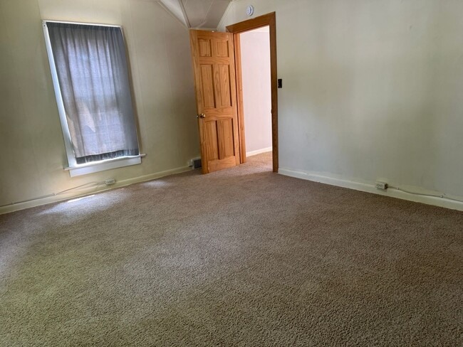 Building Photo - 721 W Olin Ave