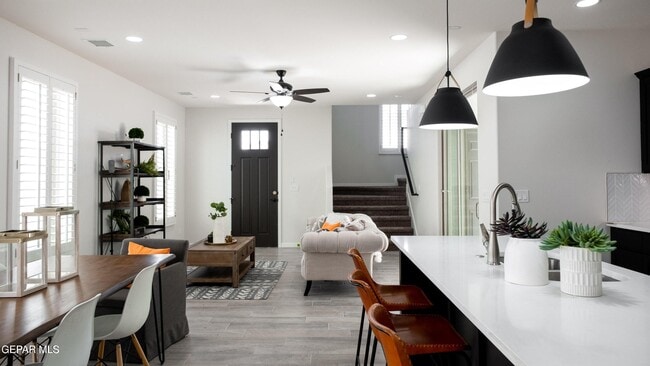 Building Photo - 14717 Pebble Hills Blvd