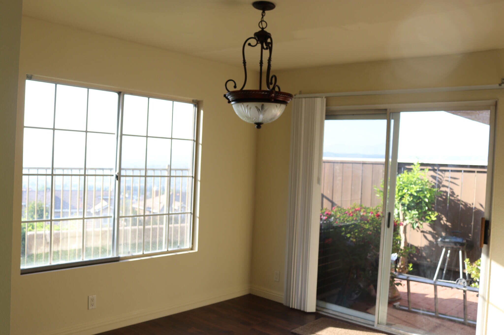 Building Photo - 857 S Sapphire Ln