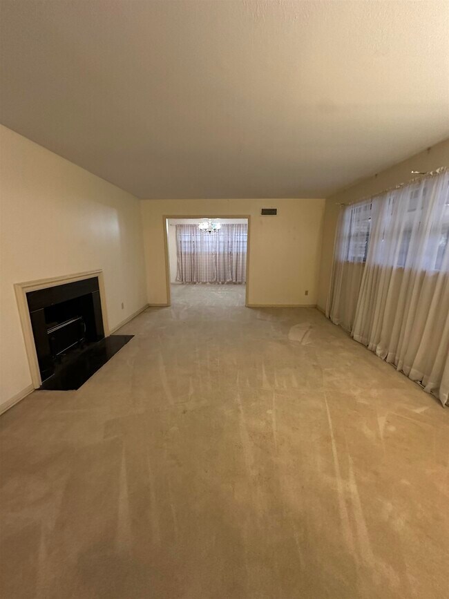 Building Photo - 244 S Grove Park Rd