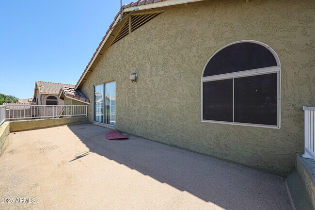 Building Photo - 2568 E Santa Rosa Dr