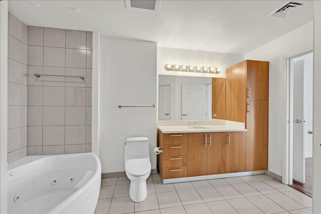 Building Photo - Dual Masters & Incredible Strip Views, 37th Floor or Allure