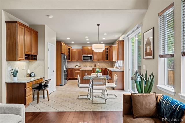 Building Photo - 1723 S Poplar Way