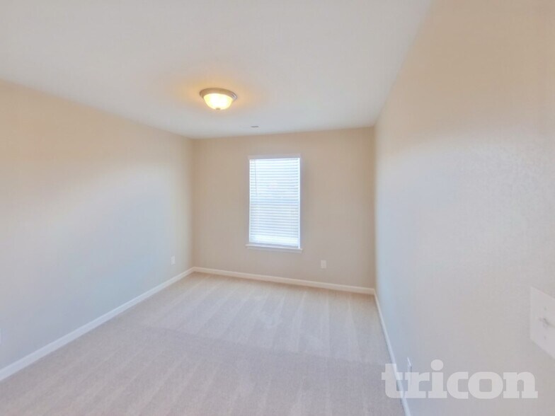 Building Photo - 3204 Dizzy Dean Dr