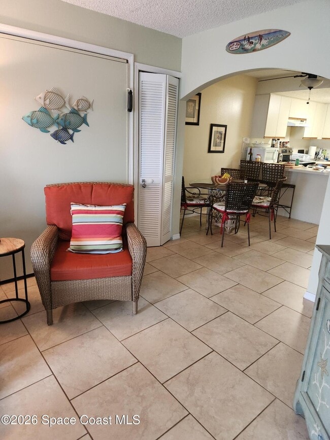 Building Photo - 8600 Ridgewood Ave