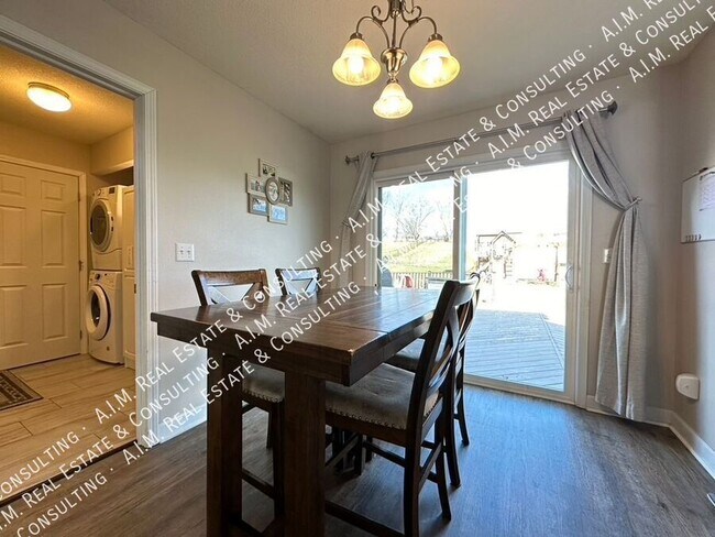 Building Photo - 1709 Crabapple Ln