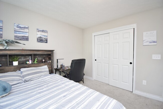 Building Photo - 7164 Glenvalley Dr