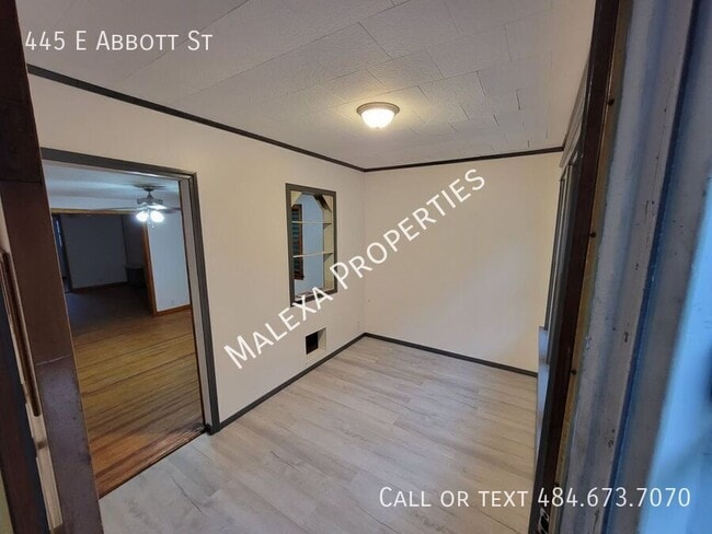 Building Photo - 445 E Abbott St