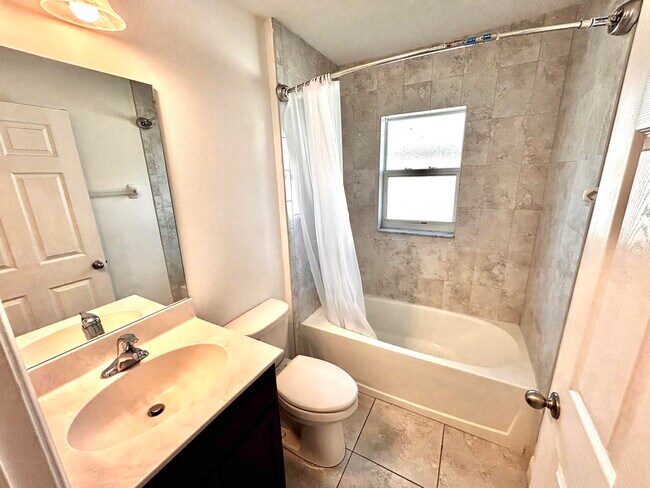 Building Photo - 9558 Sea Spray Dr