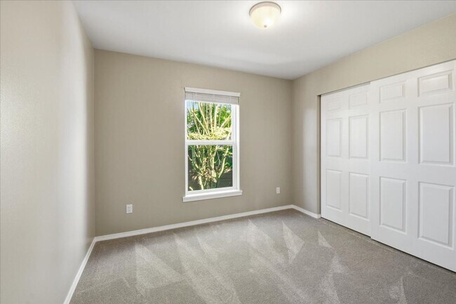 Building Photo - 5Bd/4Ba Marysville Home