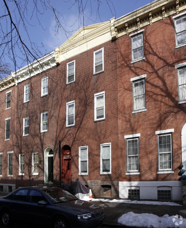 Building Photo - 1921 Wallace St
