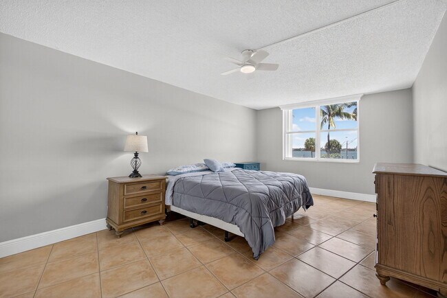 Building Photo - 2600 N Flagler Dr