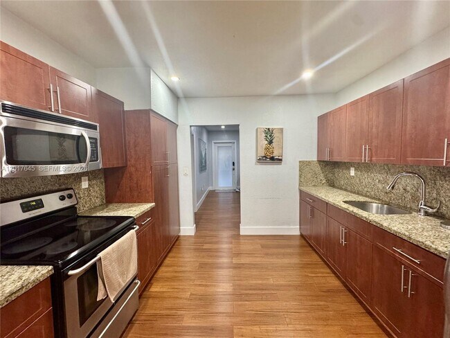 Building Photo - 3010 N 73rd Ave